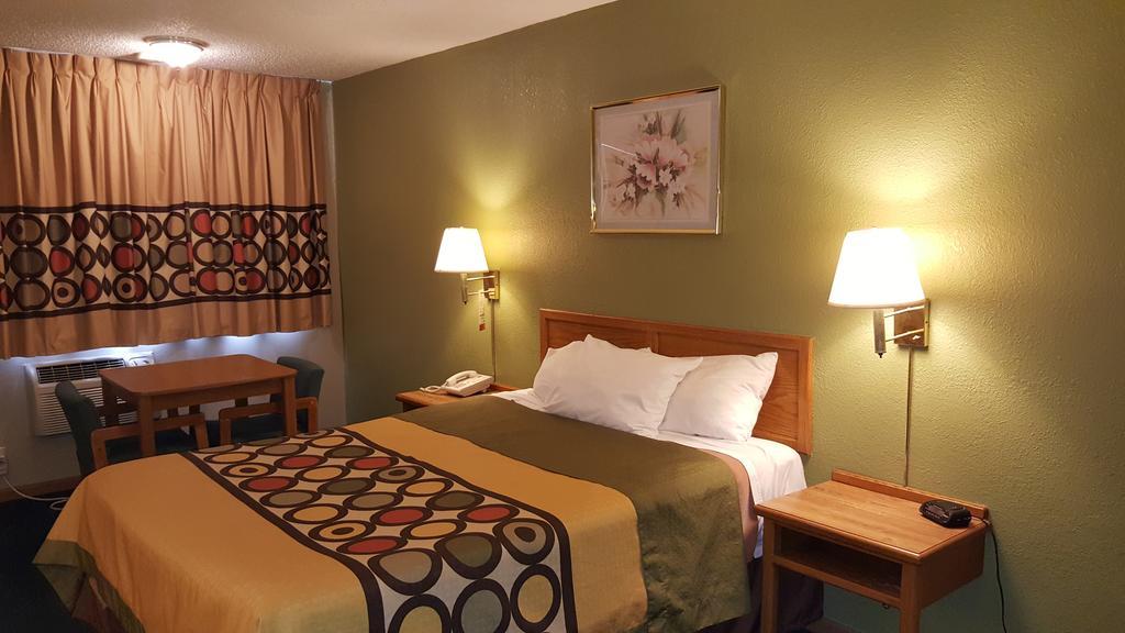 Budgetel Inn & Suites Butler Esterno foto